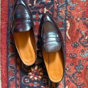 Everlane women’s leather Modern Penny Loafer Mule size 9.5 runs small
